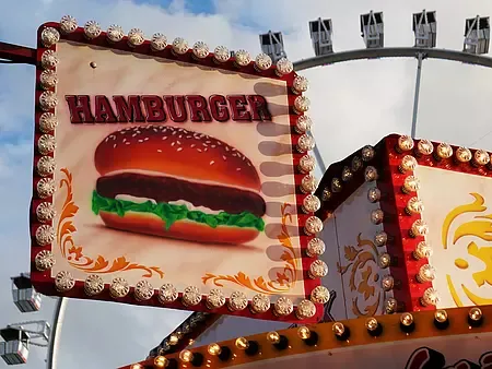 Burger - Schild auf dem Hamburger Dom